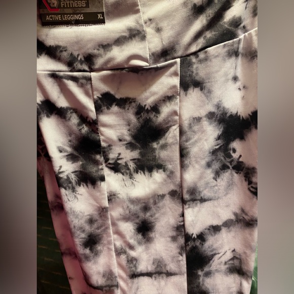 Women’s Active Leggings - Picture 5 of 6